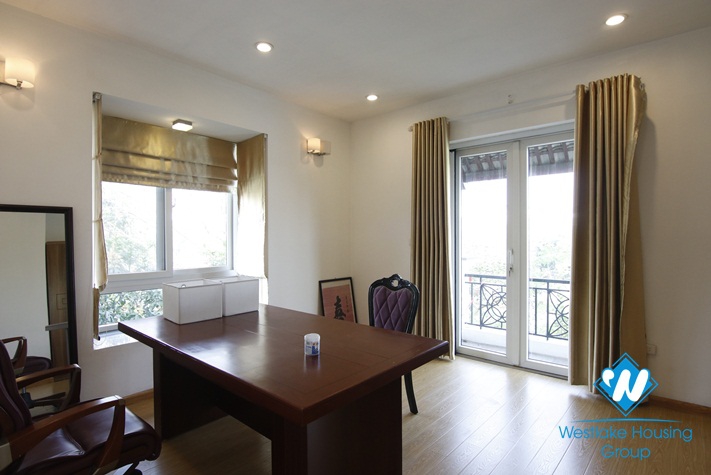 Spacious corner villa for rent in the heart of Vinhomes Riverside, Long Bien, Hanoi